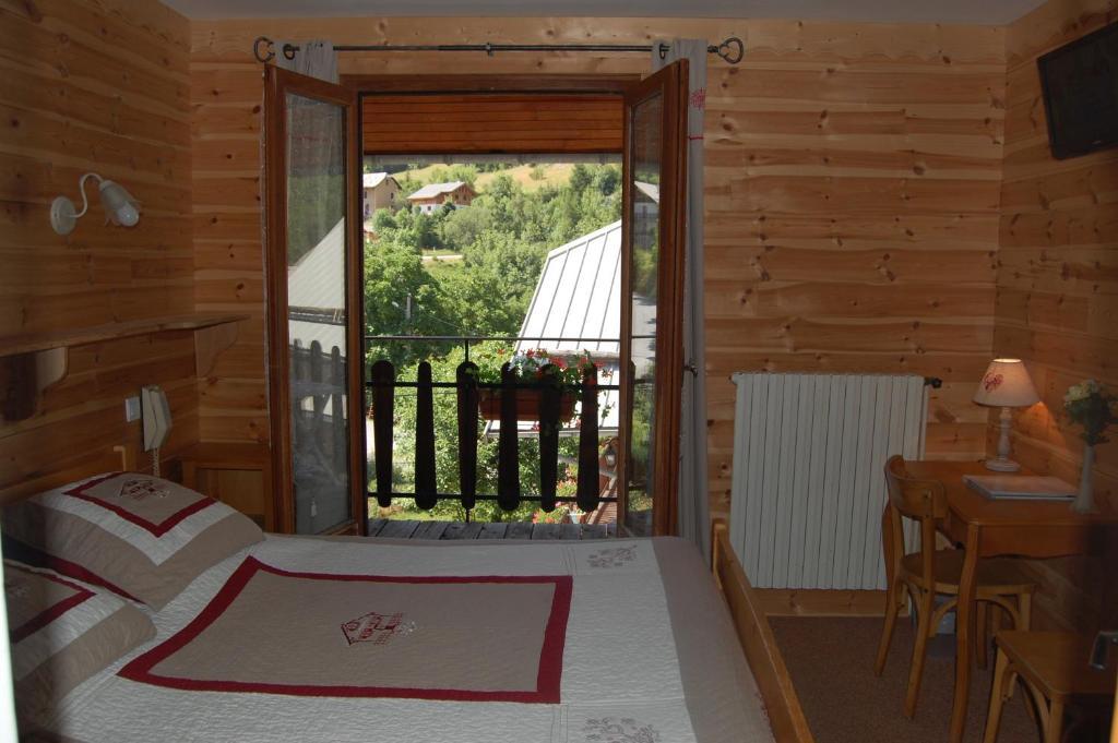 Au Bon Logis Hotel Risoul Quarto foto